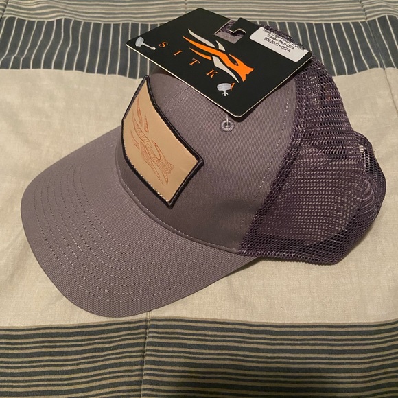 BNWT Sitka Topo Logo Trucker Hat - Picture 3 of 4